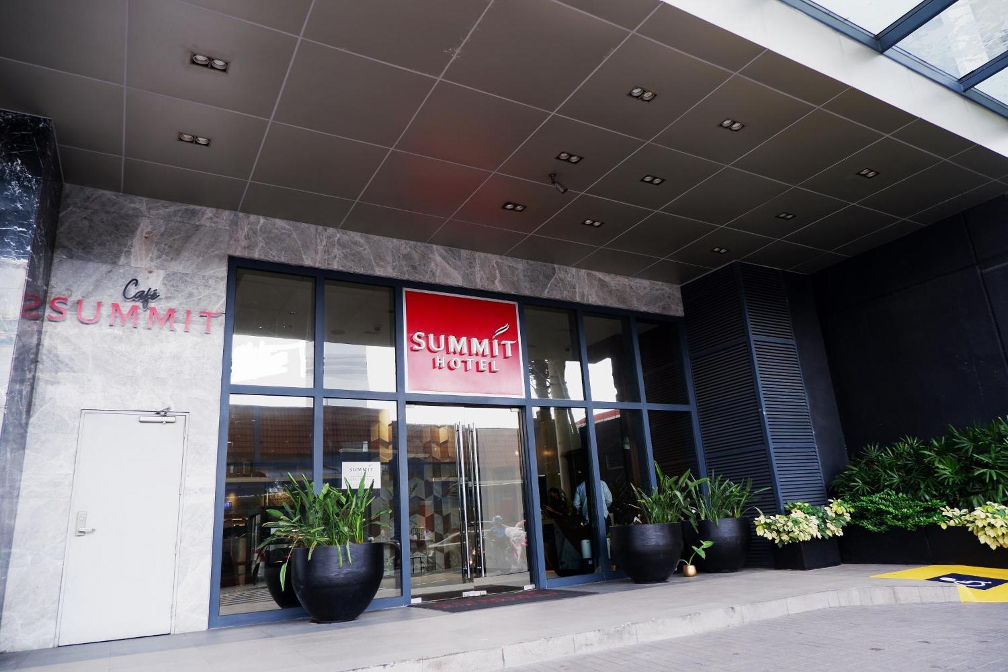 Summit Hotel Greenhills Кесон-Сіті Екстер'єр фото
