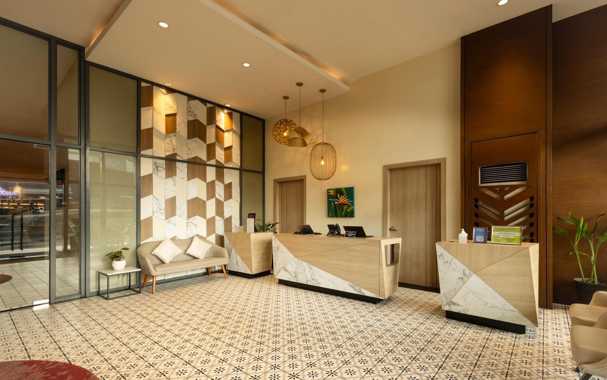 Summit Hotel Greenhills Кесон-Сіті Екстер'єр фото