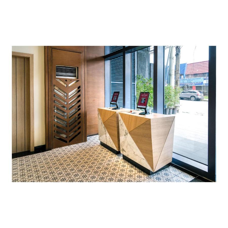 Summit Hotel Greenhills Кесон-Сіті Екстер'єр фото